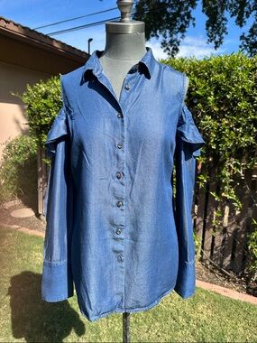 Banana Republic Riley Women’s Cold-Shoulder Button-Up Shirt in Denim Blue